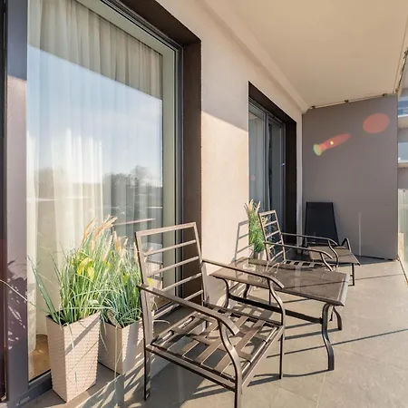 Horyzont Apartamenty-perlowa Przystan- Zewnetrzny Basen, Parking, Sniadanie- 900m Od Plazy Zachodniej I Morza!!! Kolobrzeg